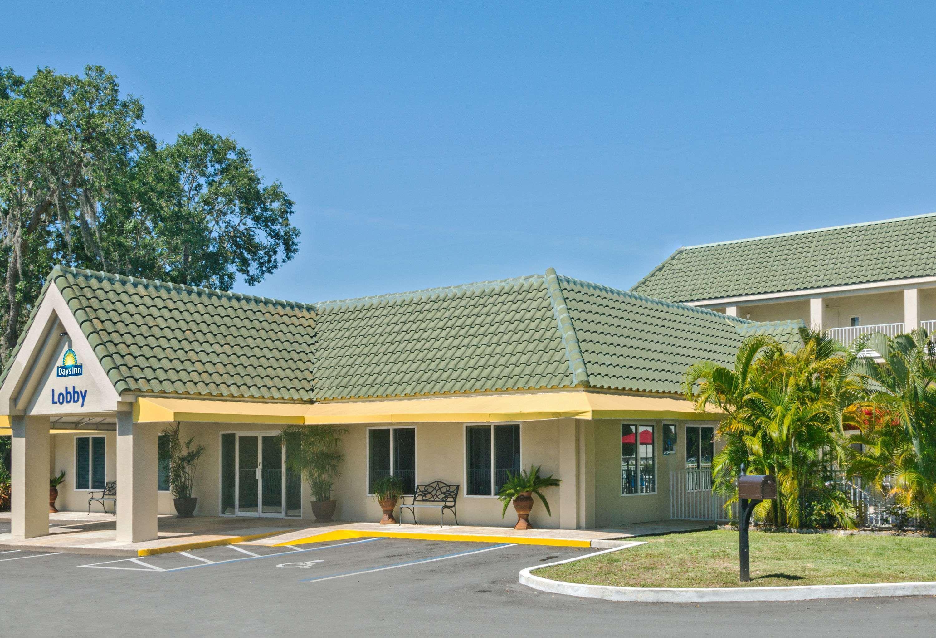 Days Inn By Wyndham Port Charlotte Town Center Eksteriør bilde