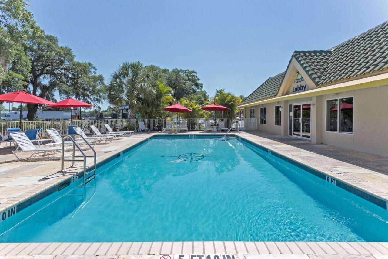 Days Inn By Wyndham Port Charlotte Town Center Eksteriør bilde