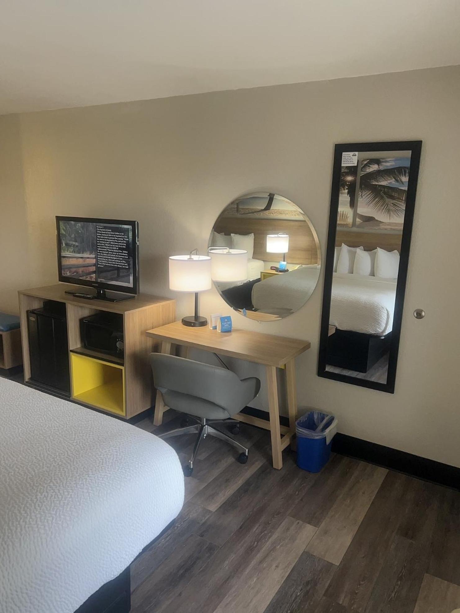 Days Inn By Wyndham Port Charlotte Town Center Eksteriør bilde