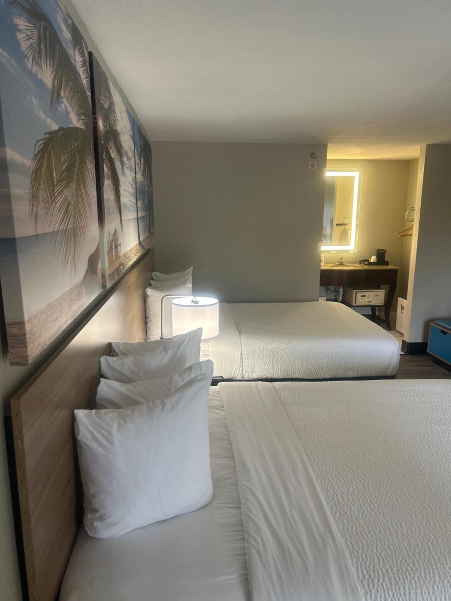 Days Inn By Wyndham Port Charlotte Town Center Eksteriør bilde